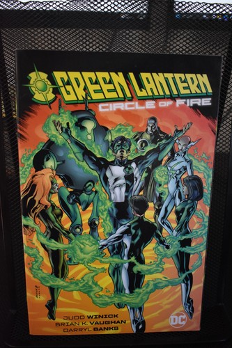 Green lantern circle - lantern, fire